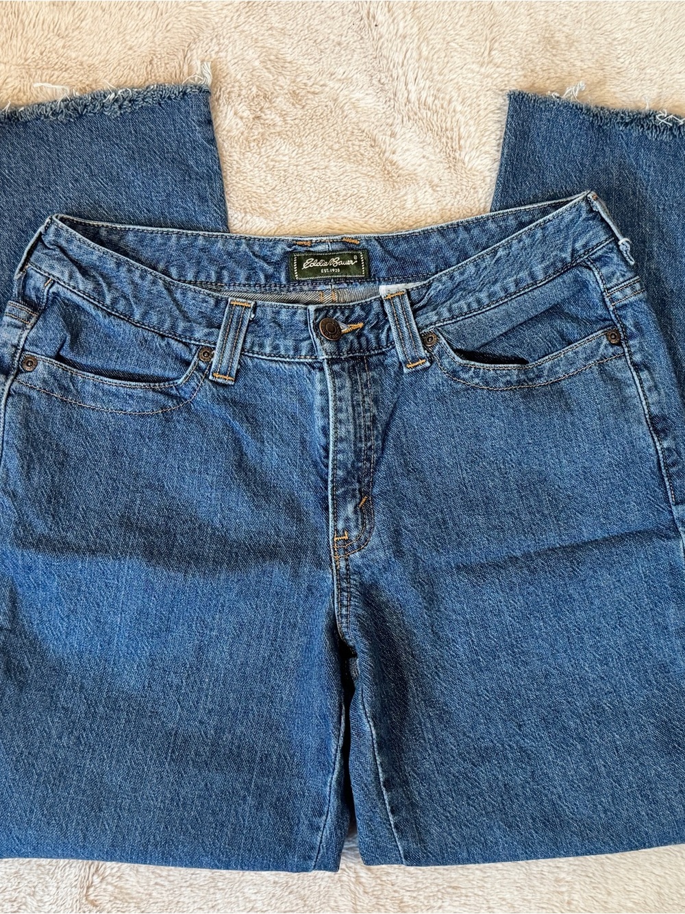 Eddie Bauer Classic Blue Straight-Leg Frayed Hem 9” Rise Women's Jeans 8